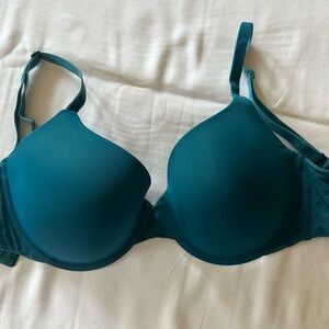 Victoria Secret Bra 34-DD Like new